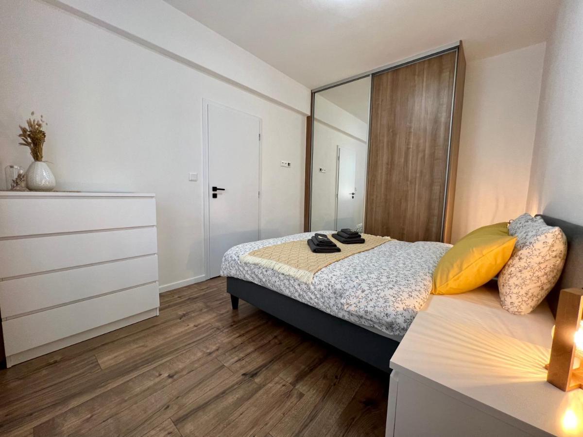 Apartment Robotnicka - 2 Bathrooms, 2 Bedrooms Banská Bystrica Exteriér fotografie